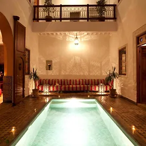 4* رياد رياض لي بوغانفيليي